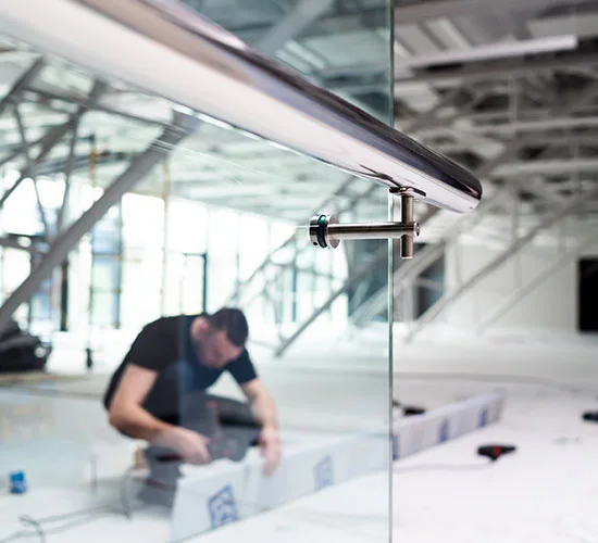 Sunrise, FL highly skilled glass repair technicians